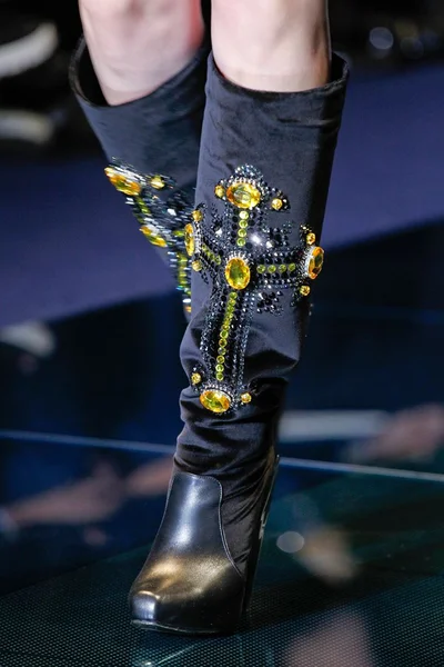 Look 80